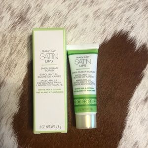 Mary Kay satin lips scrub